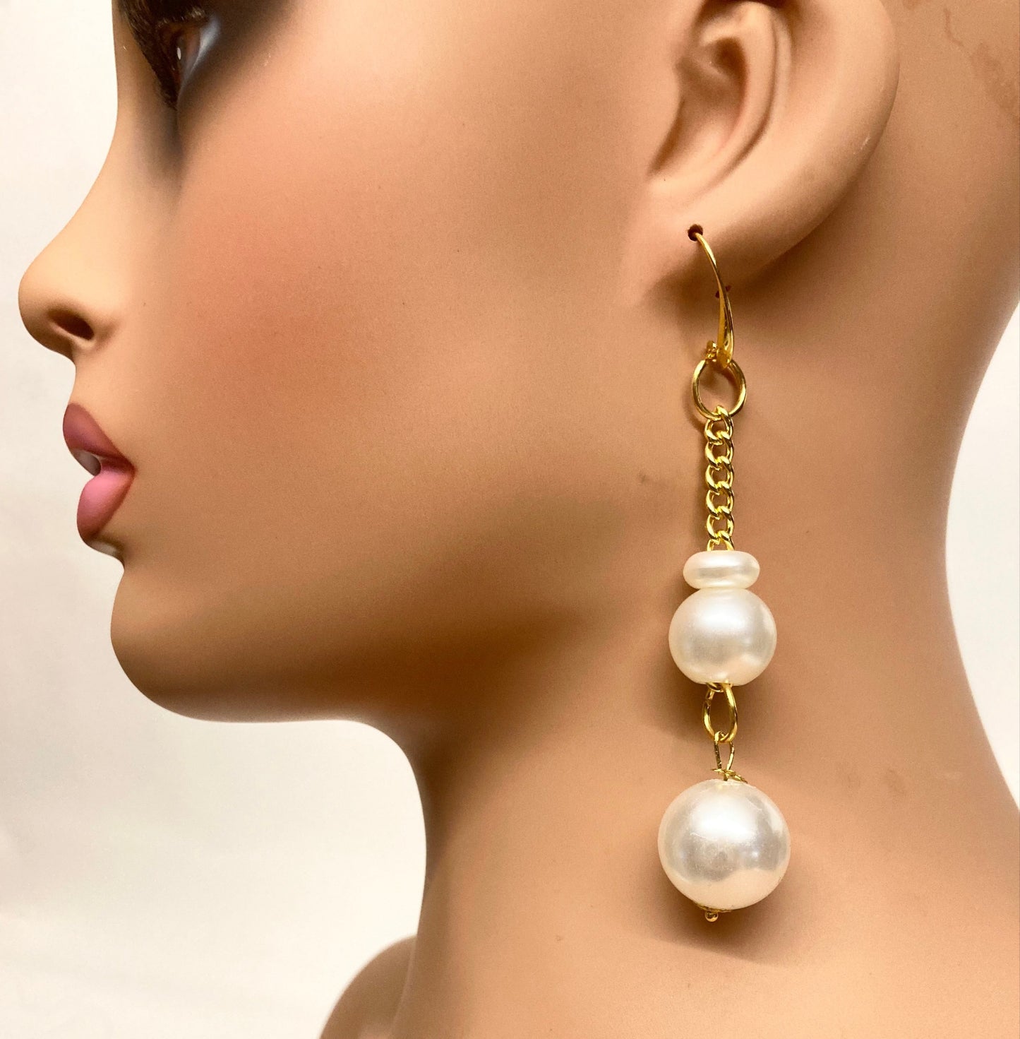 PEARLY NIGHT EARRINGS