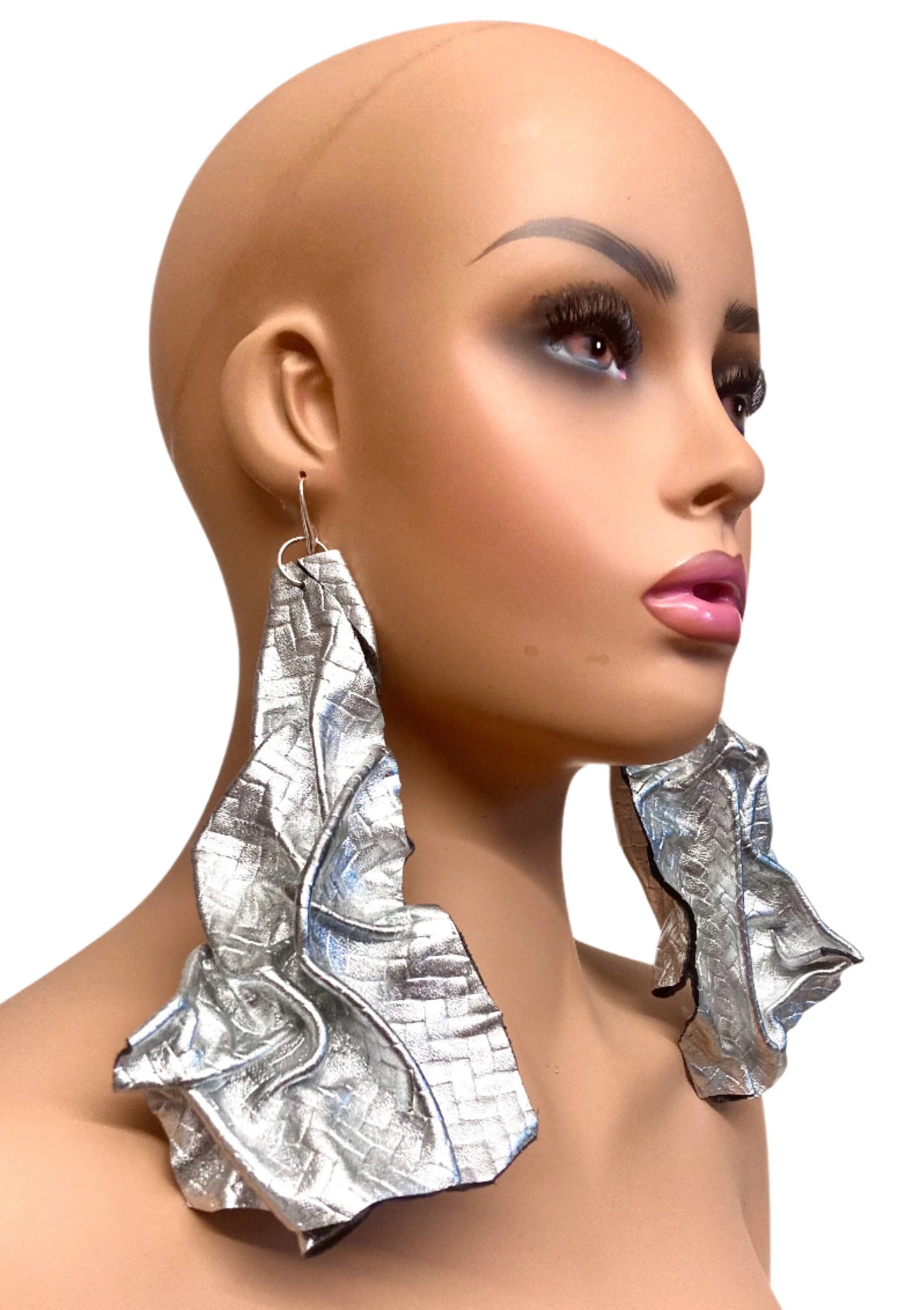 SILVER LEATHER FUTURO EARRINGS