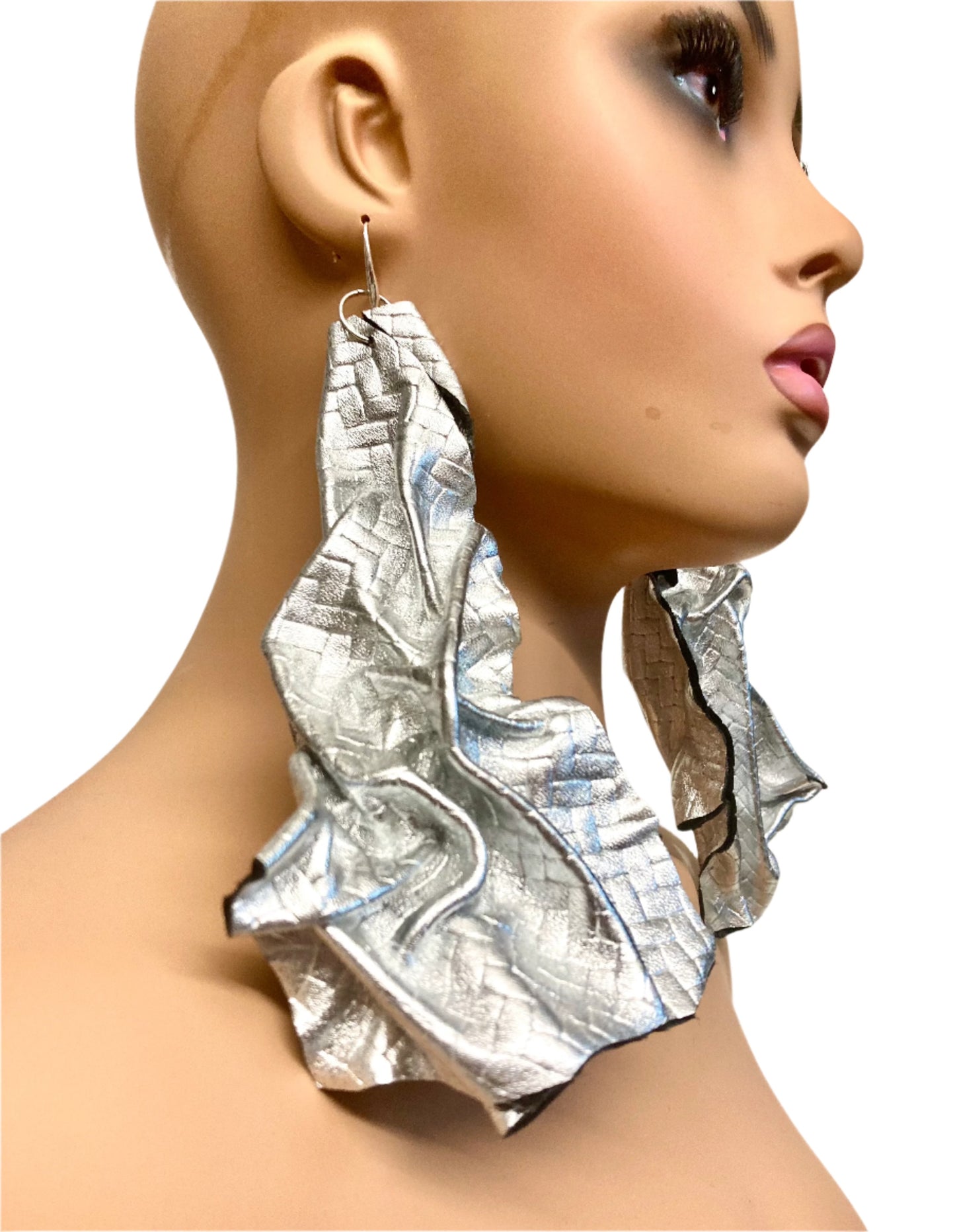 SILVER LEATHER FUTURO EARRINGS