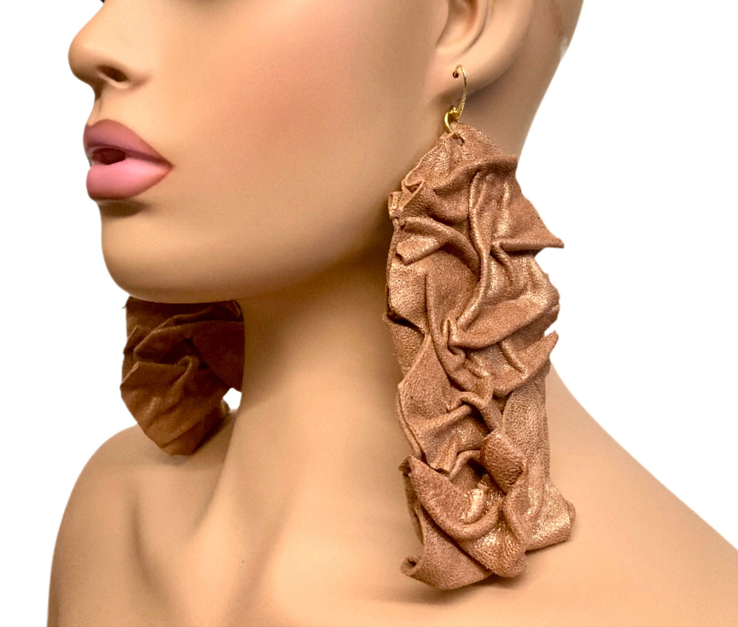 LEATHERR BROWN CRINKLET EARRINGS