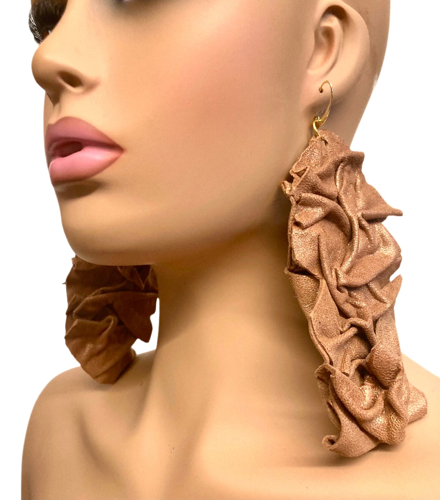 LEATHERR BROWN CRINKLET EARRINGS