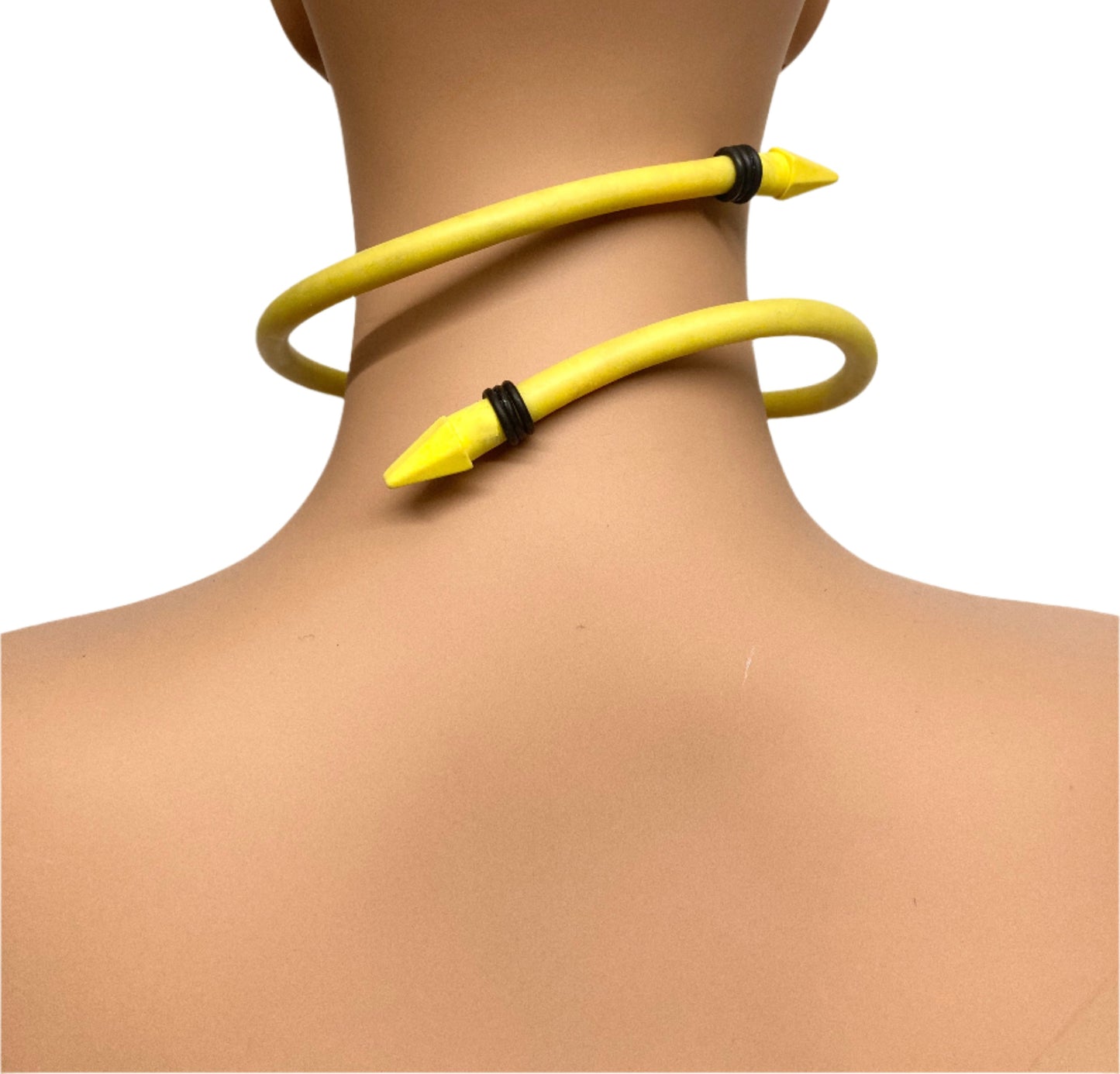 LATEX YELLO SNAKE CHOCKER