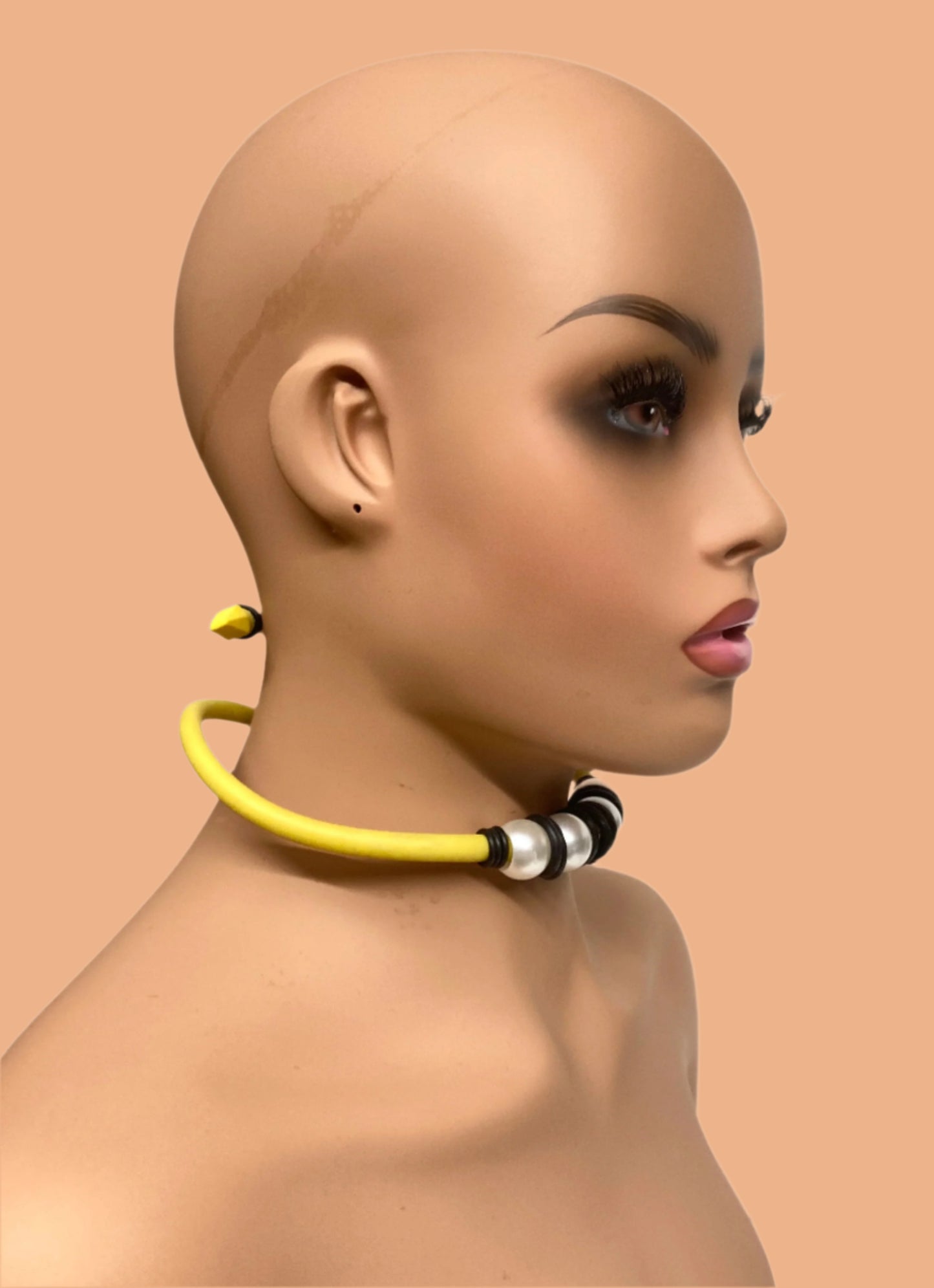 LATEX YELLO SNAKE CHOCKER