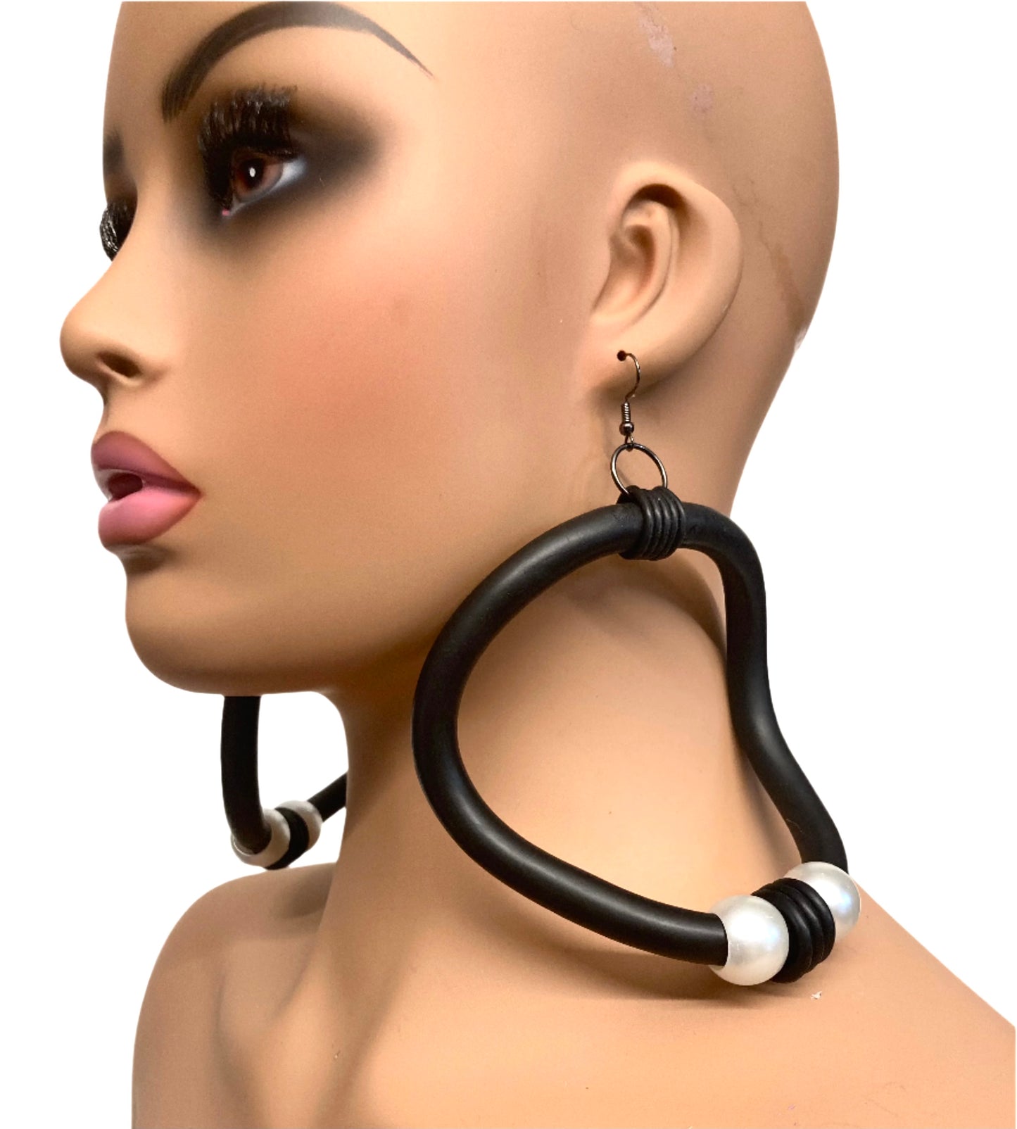 BLACK LATEX PEARL GEOMETRIX