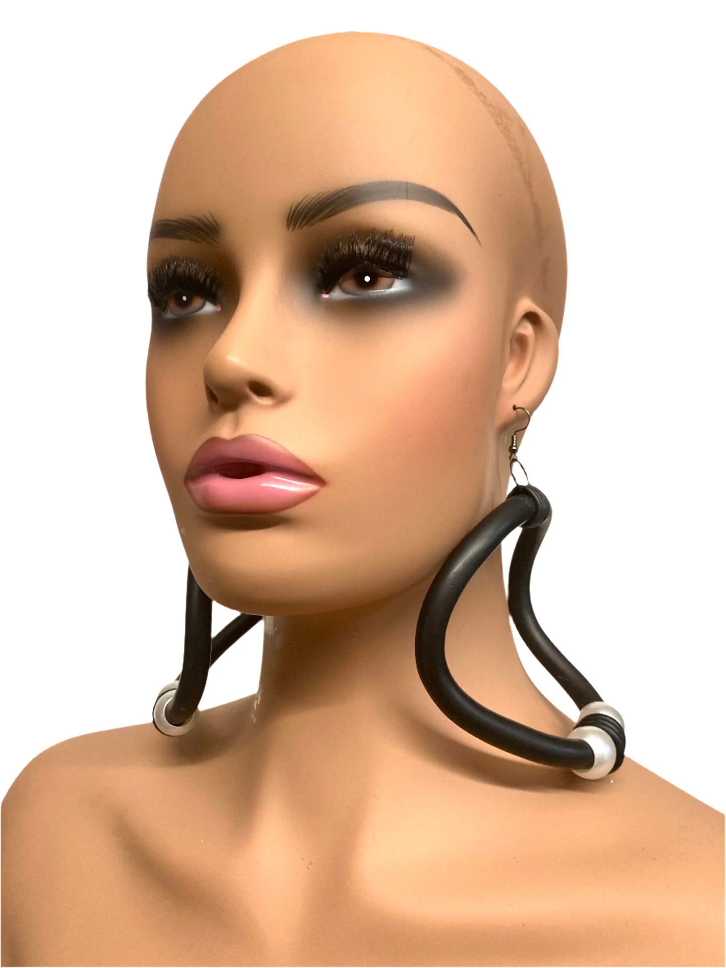 BLACK LATEX PEARL GEOMETRIX
