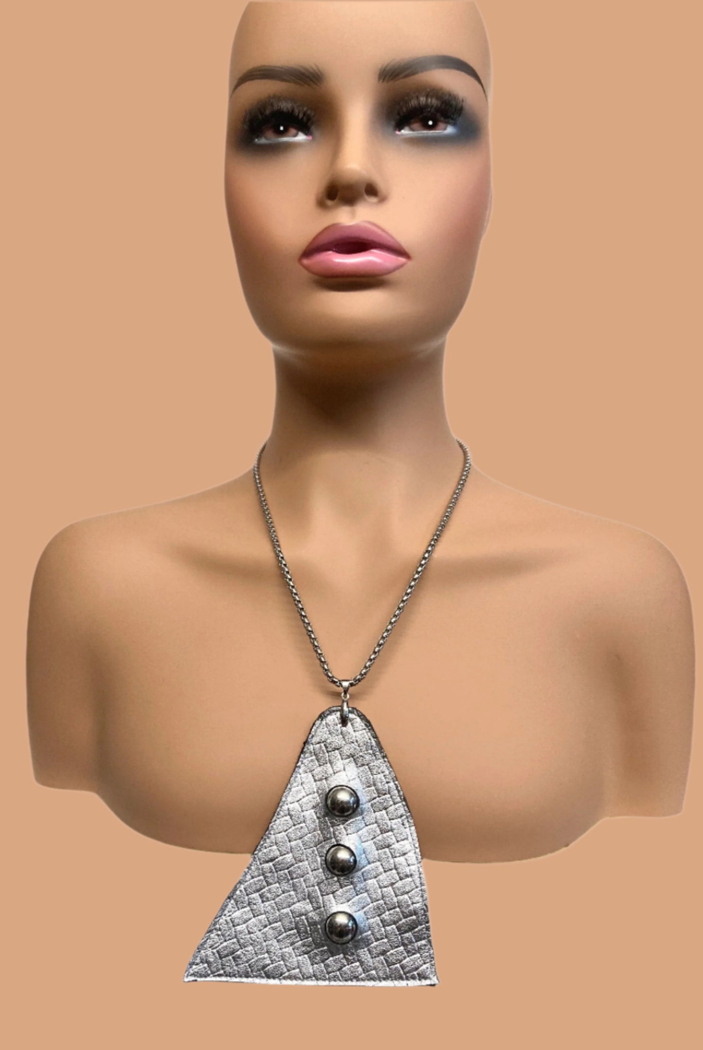 SILVA LEATHER UFO NECKLACE