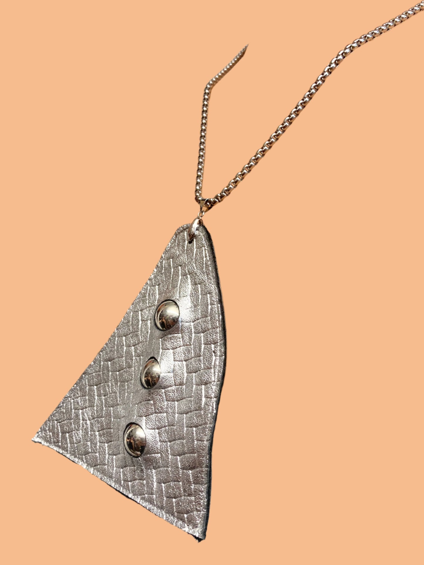 SILVA LEATHER UFO NECKLACE