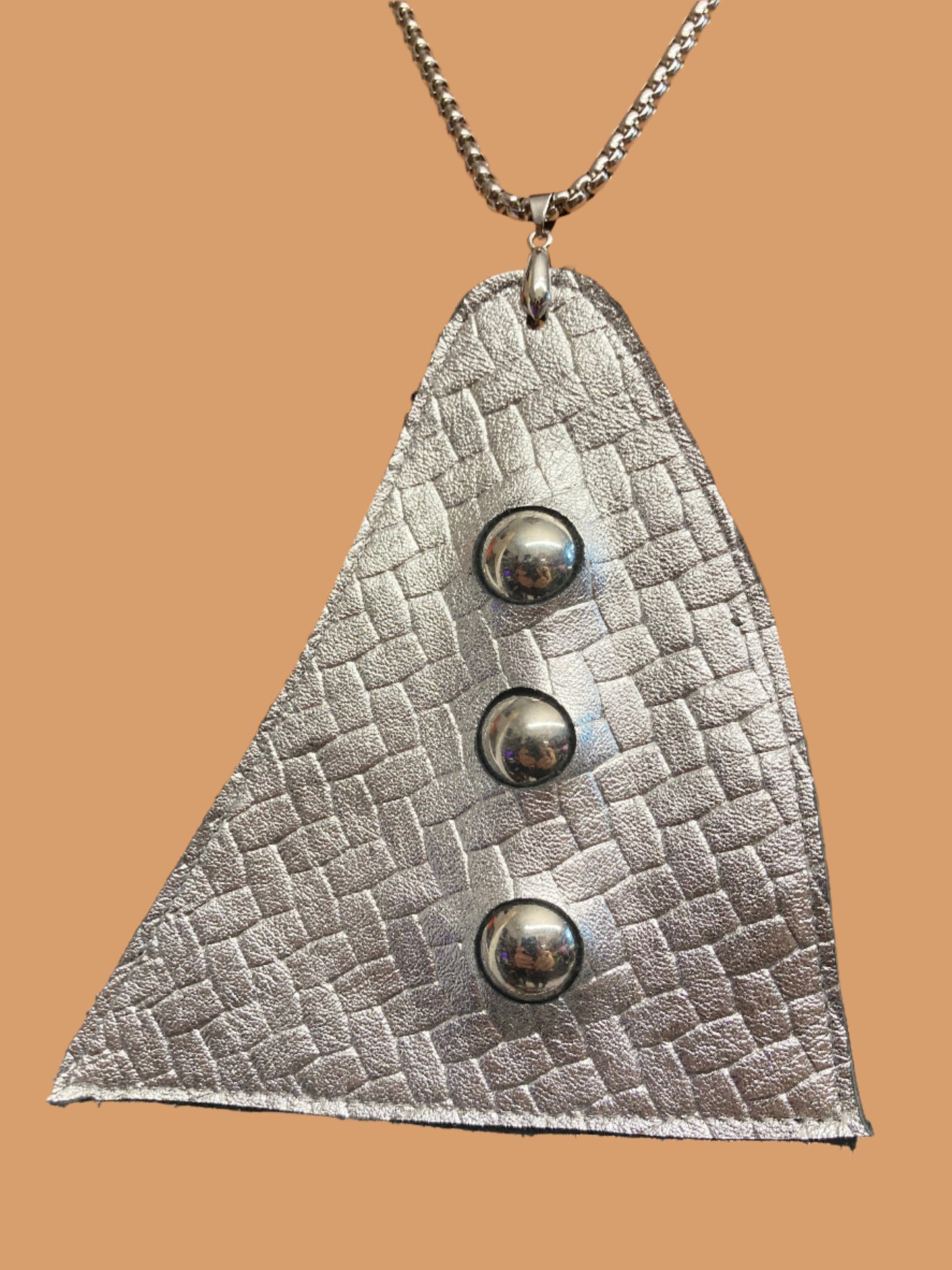 SILVA LEATHER UFO NECKLACE