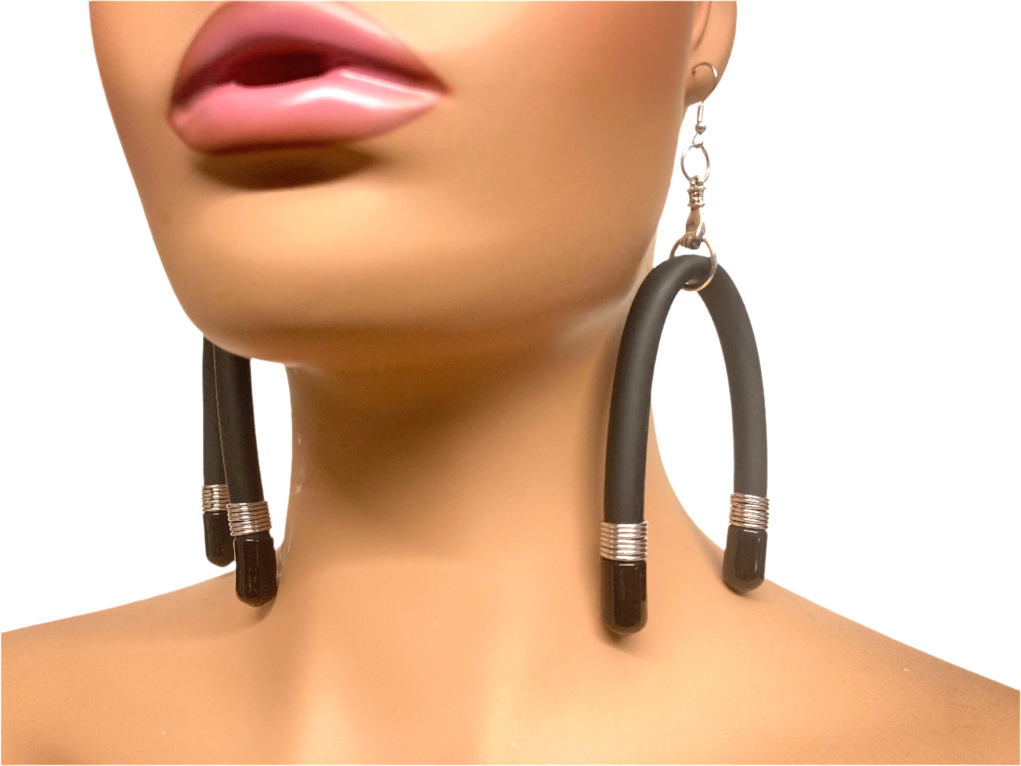 BLACK UTEX EARRINGS