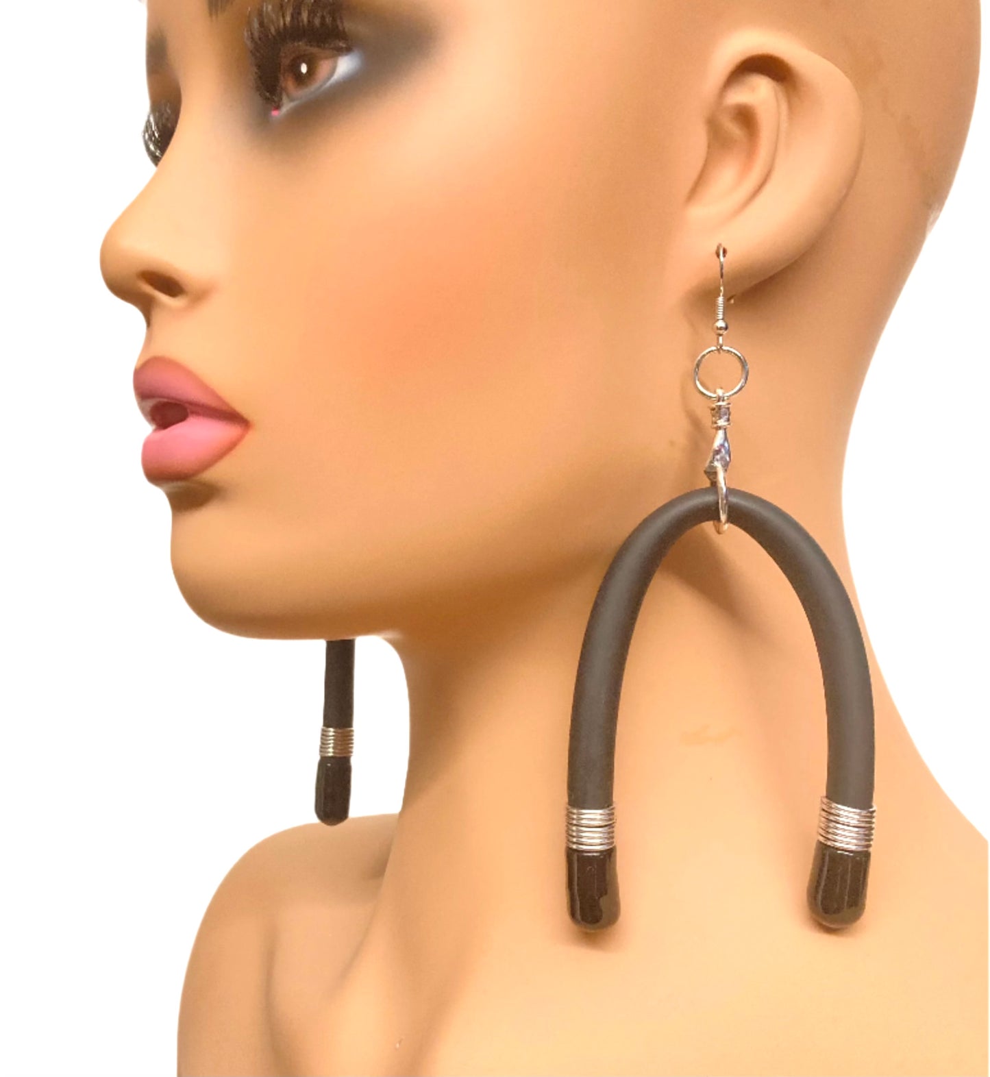 BLACK UTEX EARRINGS
