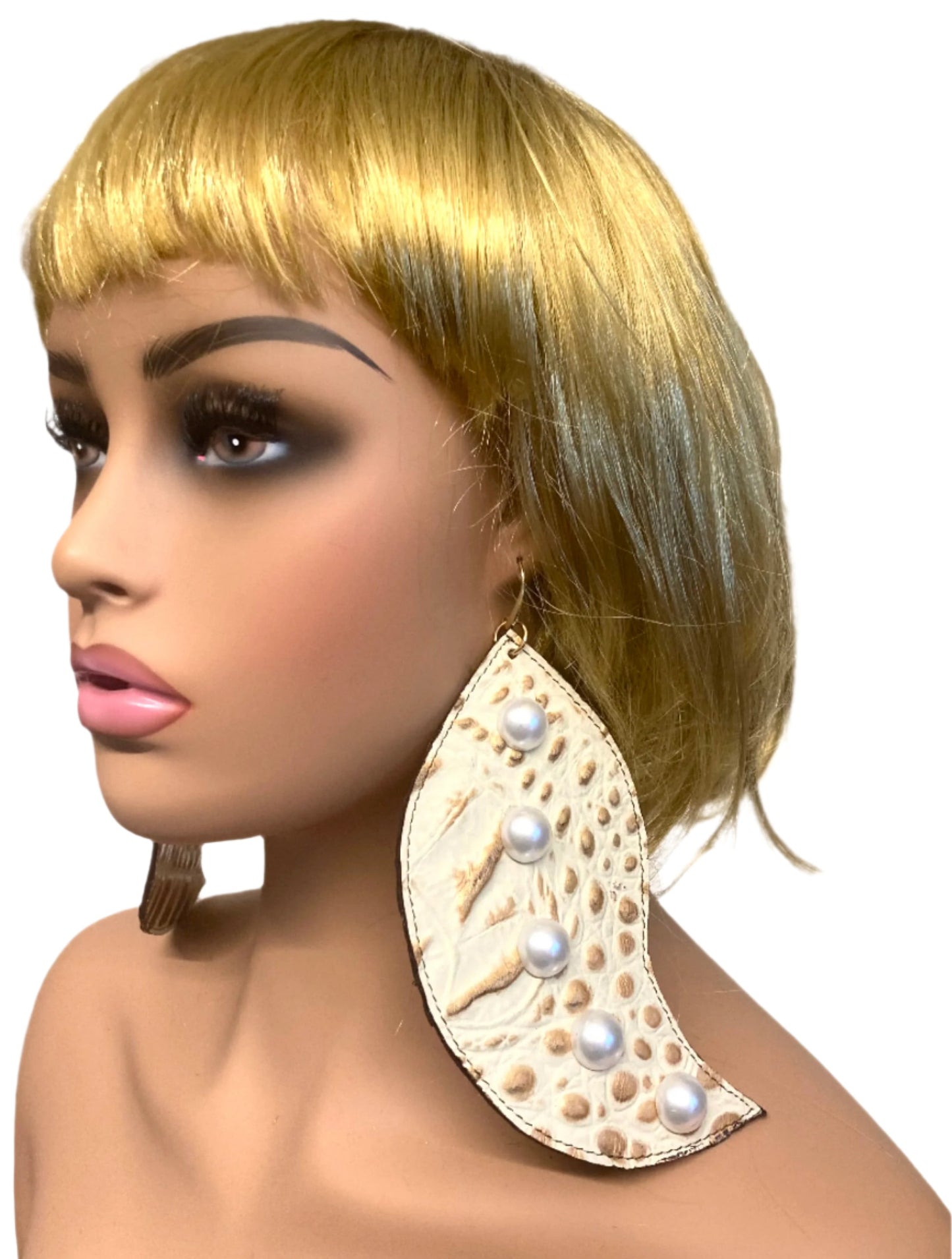 PEARL LEAVEX EARRING