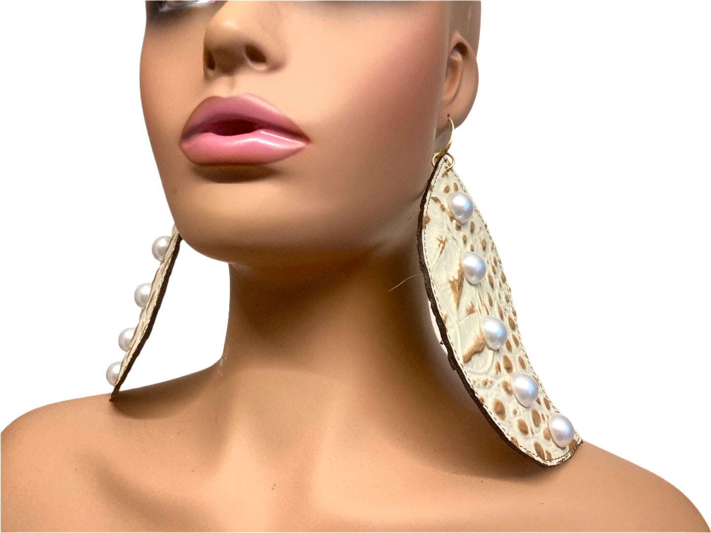 PEARL LEAVEX EARRING
