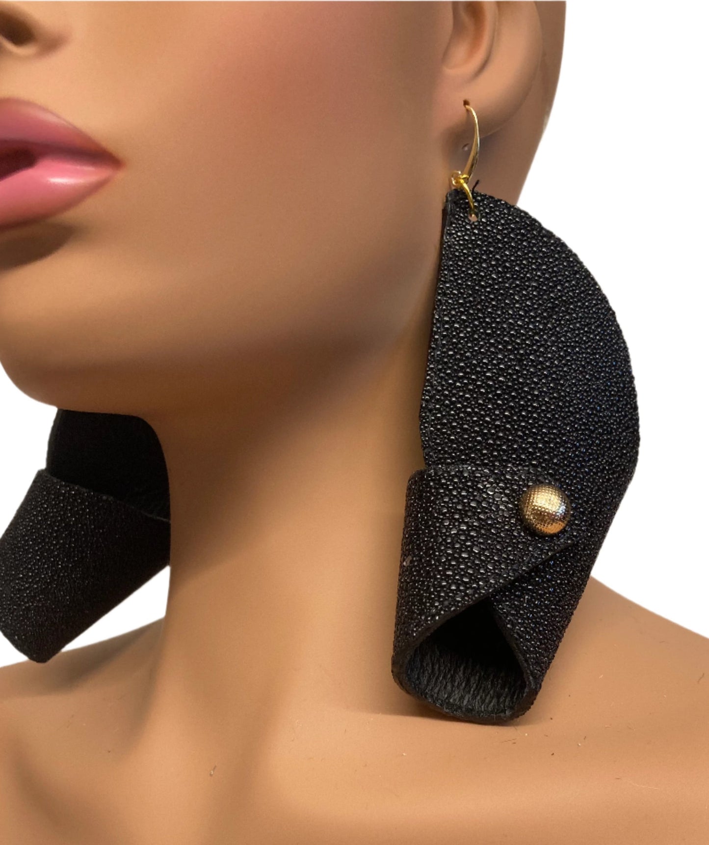 LEATHER SHINEST EARRINGS