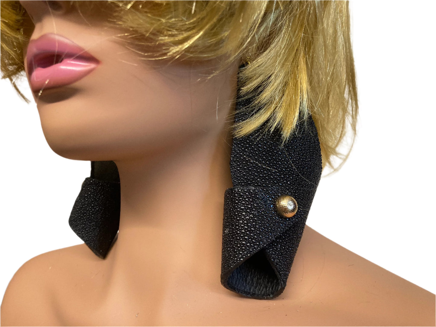LEATHER SHINEST EARRINGS