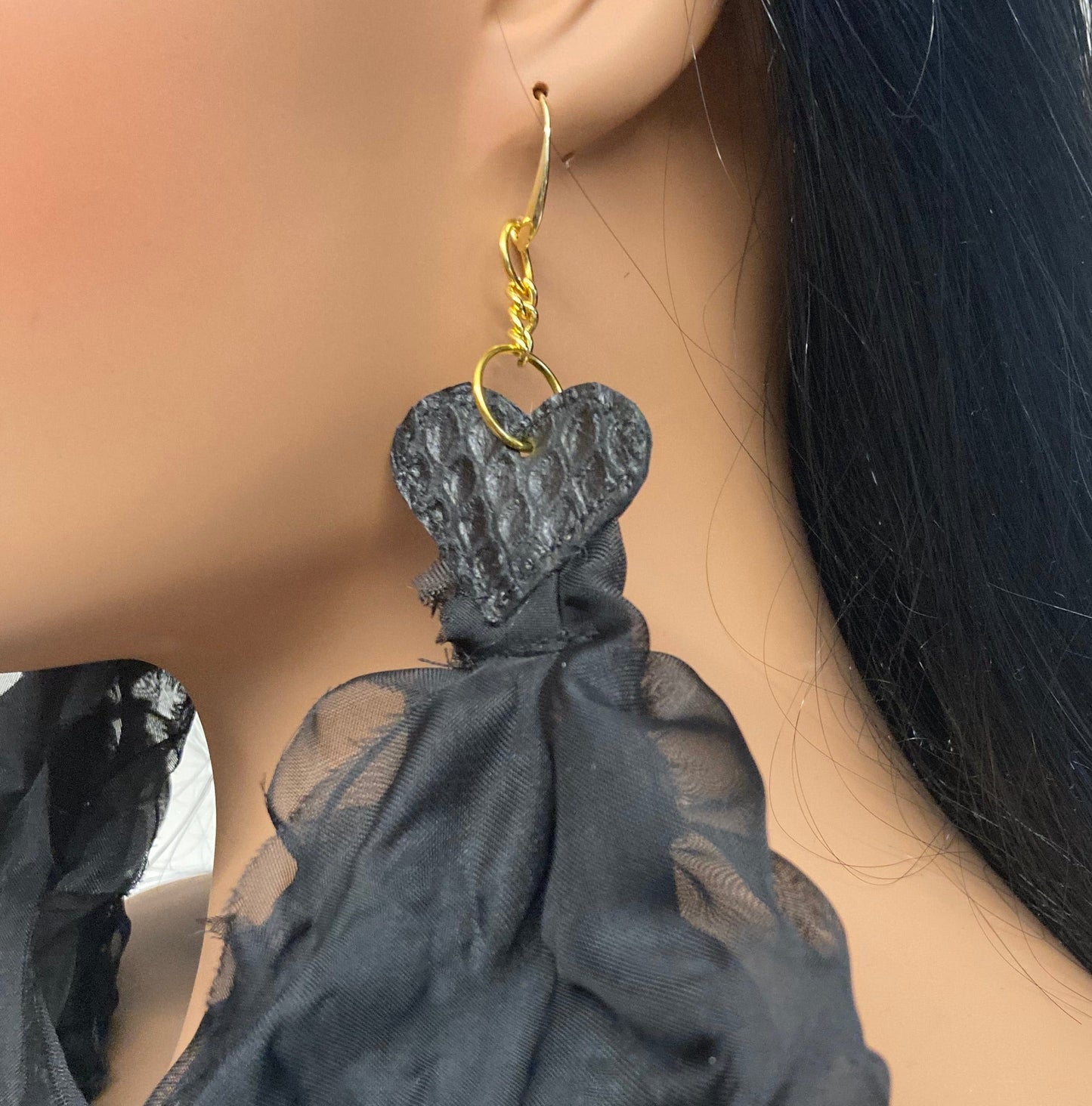 BLACK GOWN COUTURE EARRINGS