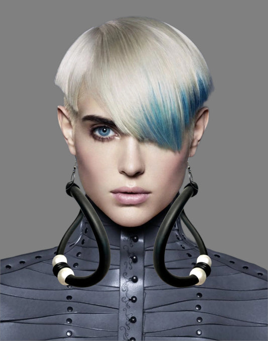 BLACK LATEX PEARL GEOMETRIX