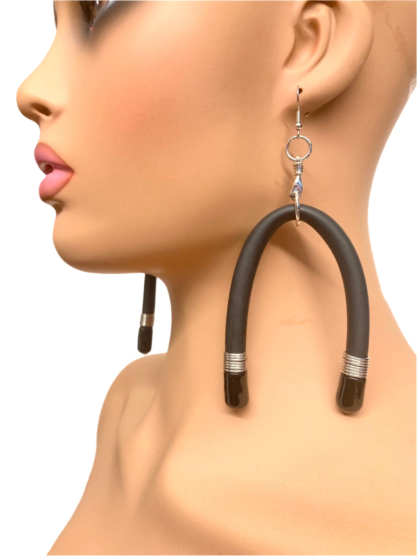 BLACK UTEX EARRINGS
